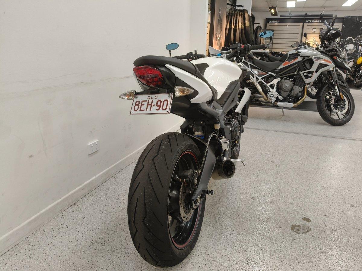 2016 TRIUMPH STREET TRIPLE ROAD