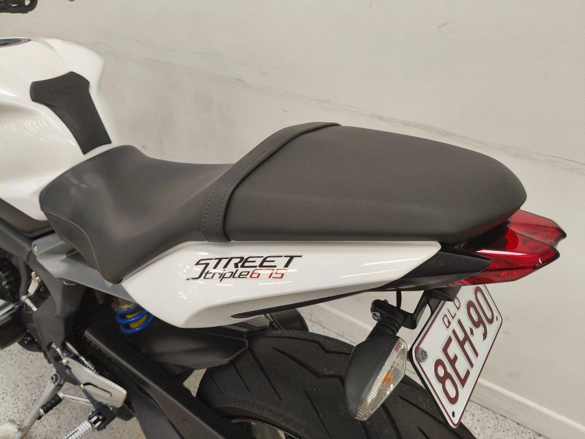 2016 TRIUMPH STREET TRIPLE ROAD