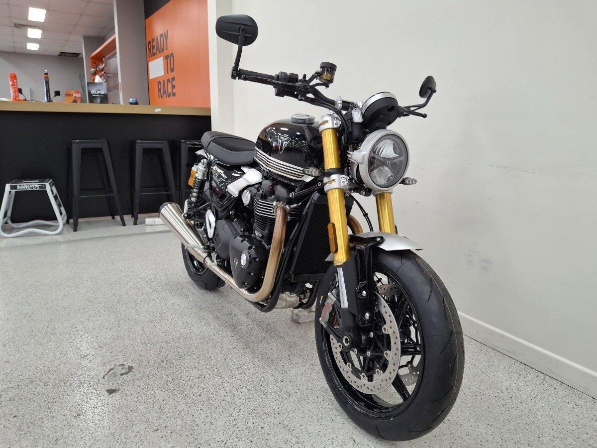 2025 TRIUMPH BONNEVILLE SPEED TWIN 1200 RS ROAD