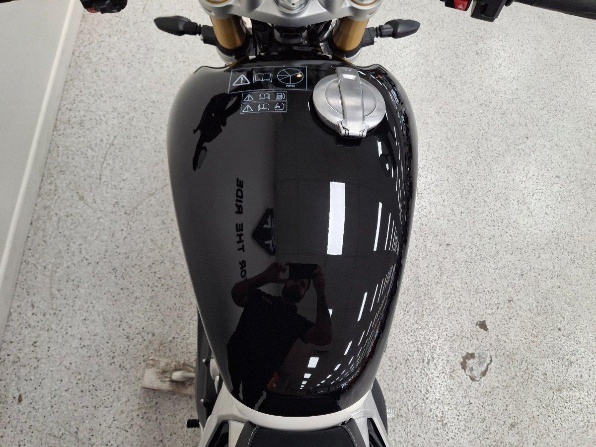 2025 TRIUMPH BONNEVILLE SPEED TWIN 1200 RS ROAD