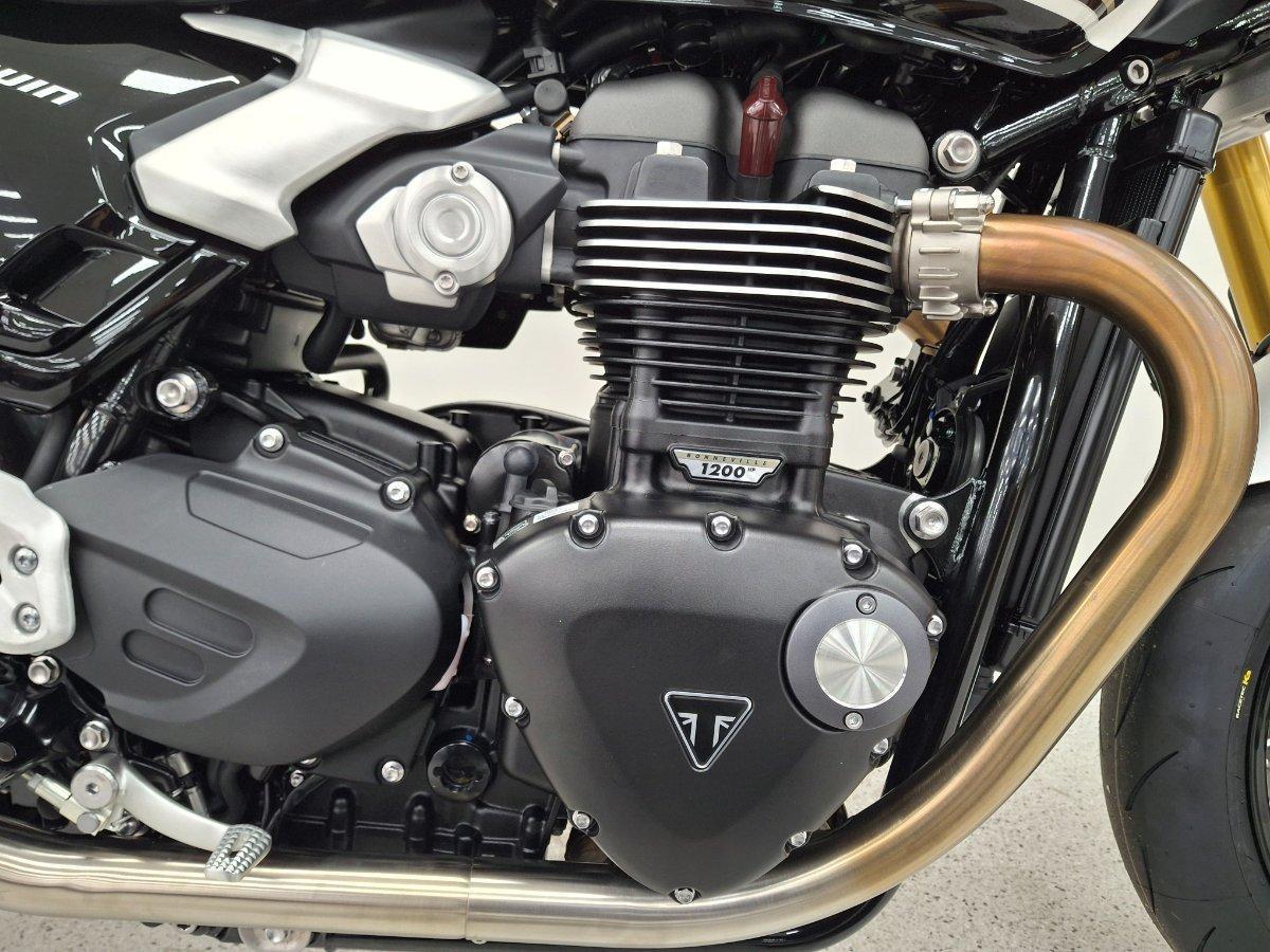 2025 TRIUMPH BONNEVILLE SPEED TWIN 1200 RS ROAD