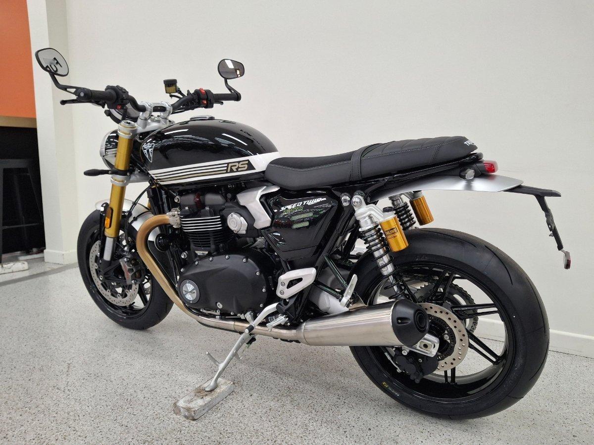 2025 TRIUMPH BONNEVILLE SPEED TWIN 1200 RS ROAD