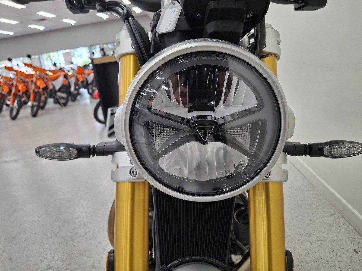 2025 TRIUMPH BONNEVILLE SPEED TWIN 1200 RS ROAD