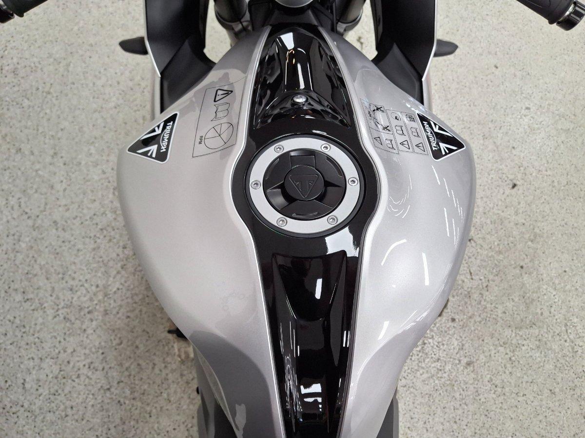 2026 TRIUMPH DAYTONA 660 (LAMS) ROAD