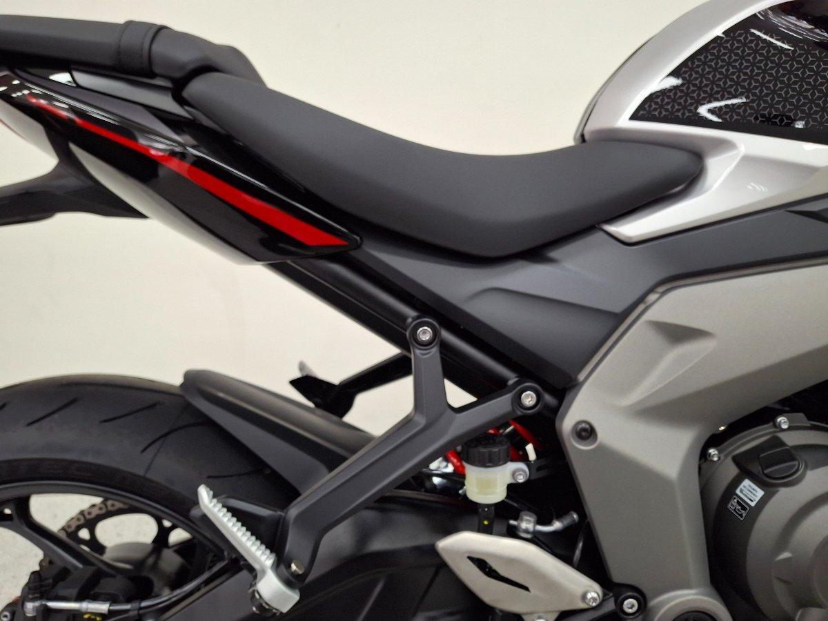 2026 TRIUMPH DAYTONA 660 (LAMS) ROAD
