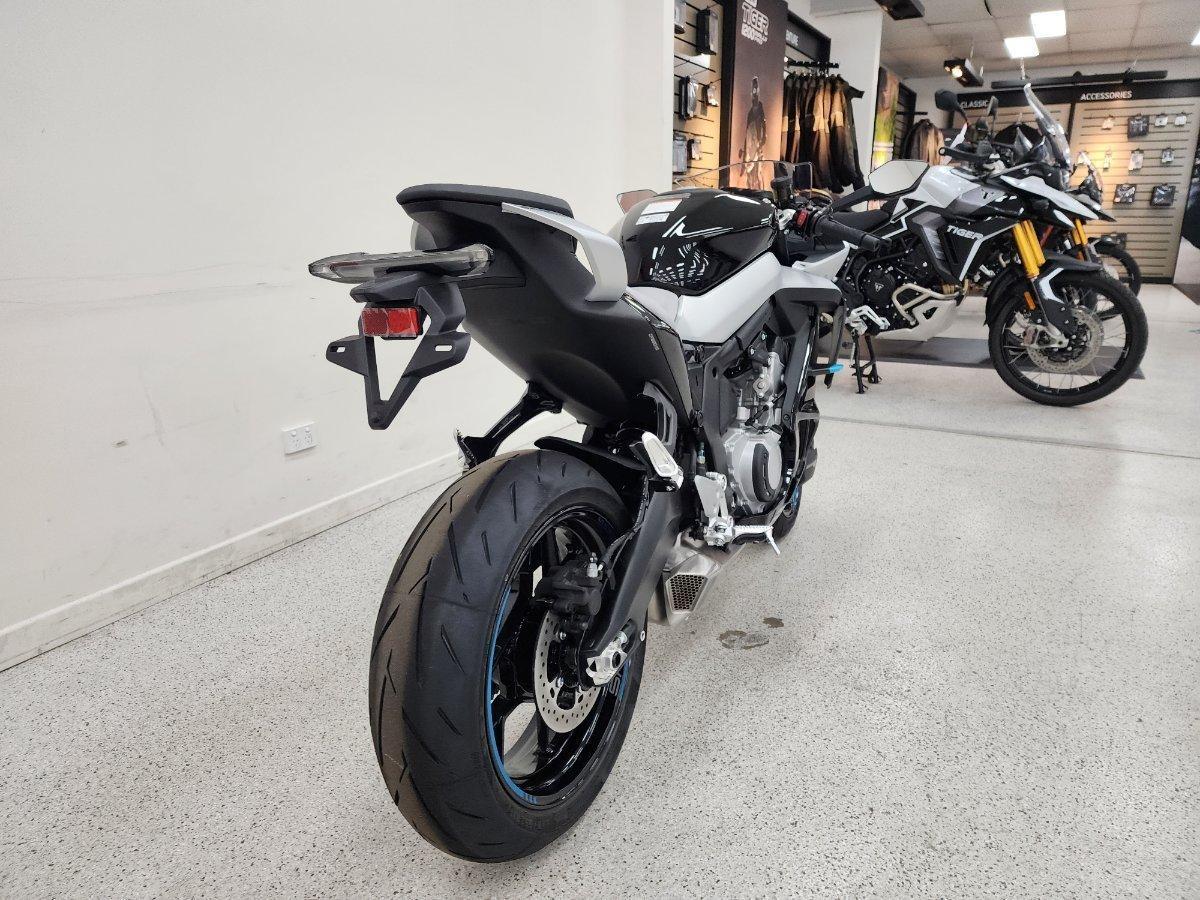 2026 CF MOTO 675 SR-R SPORTS