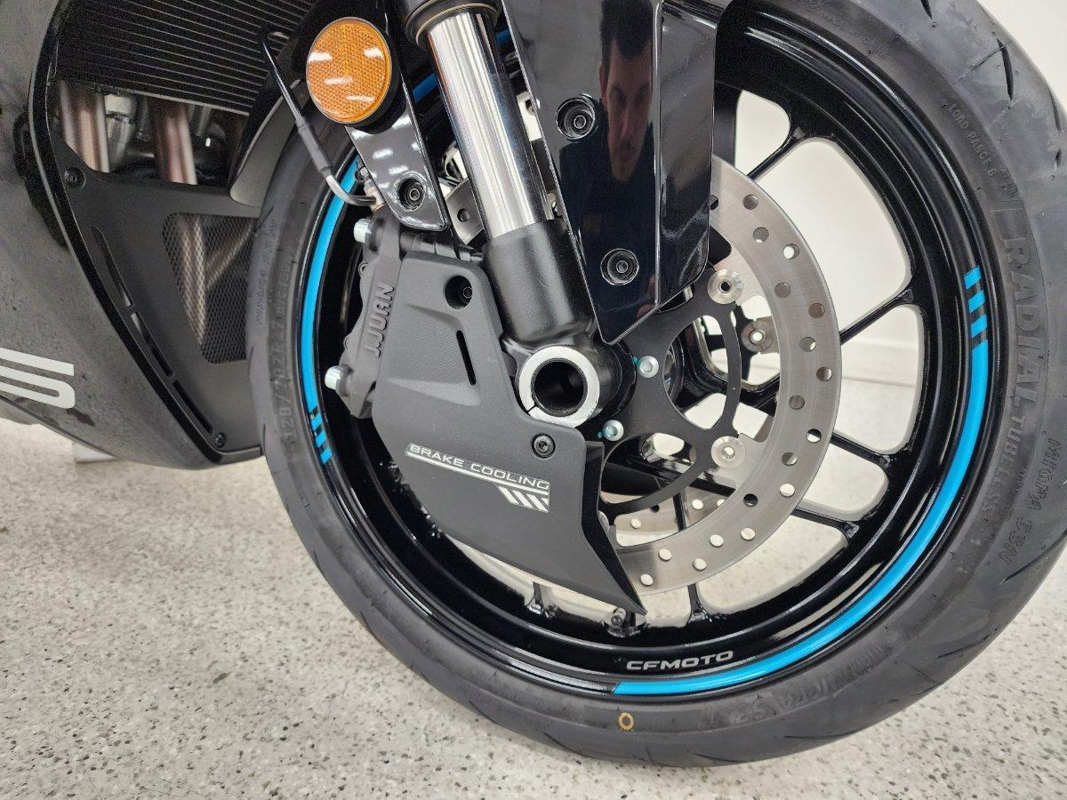 2026 CF MOTO 675 SR-R SPORTS