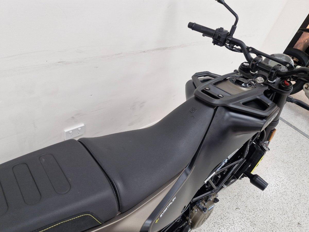 2024 HUSQVARNA SVARTPILEN 401 ROAD
