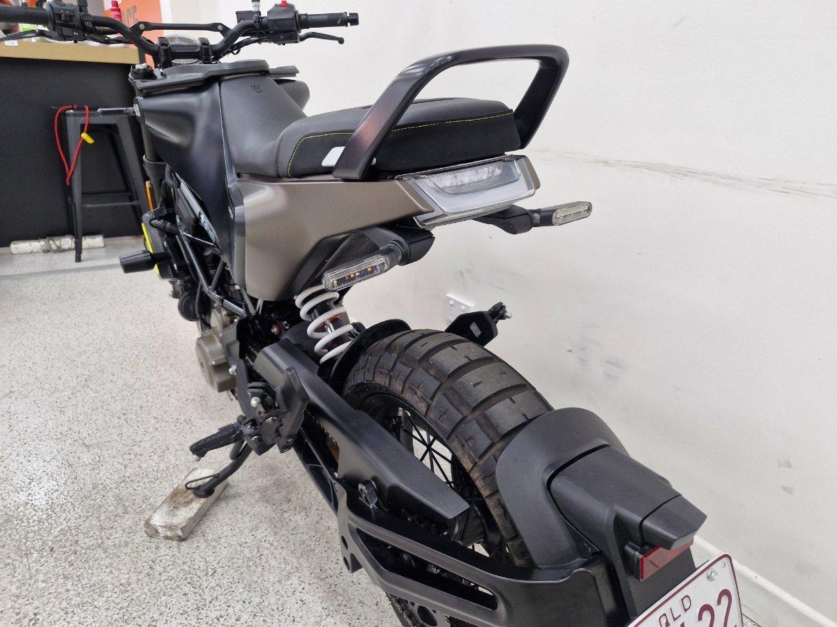 2024 HUSQVARNA SVARTPILEN 401 ROAD