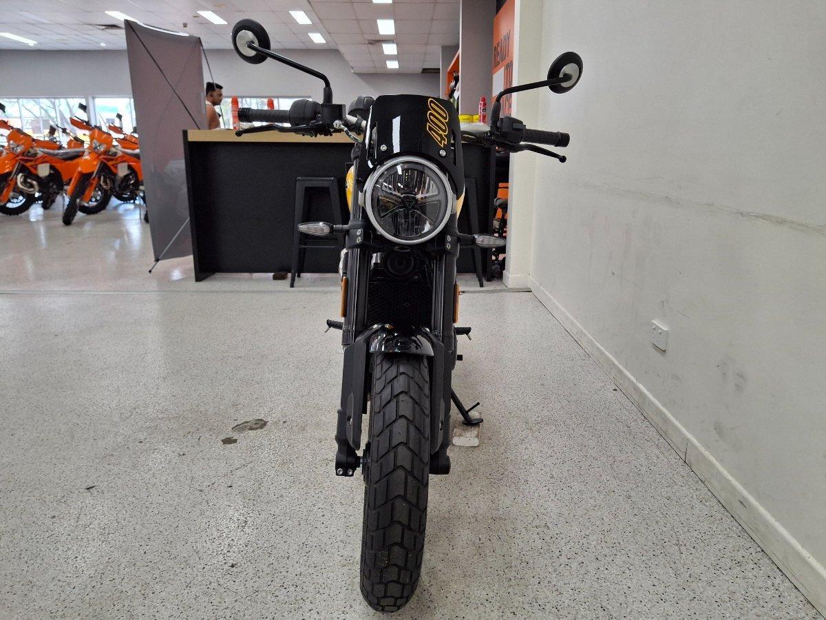 2026 TRIUMPH TRACKER 400 DUAL SPORTS