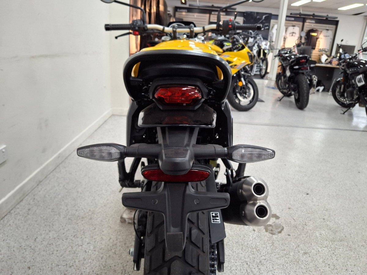 2026 TRIUMPH TRACKER 400 DUAL SPORTS