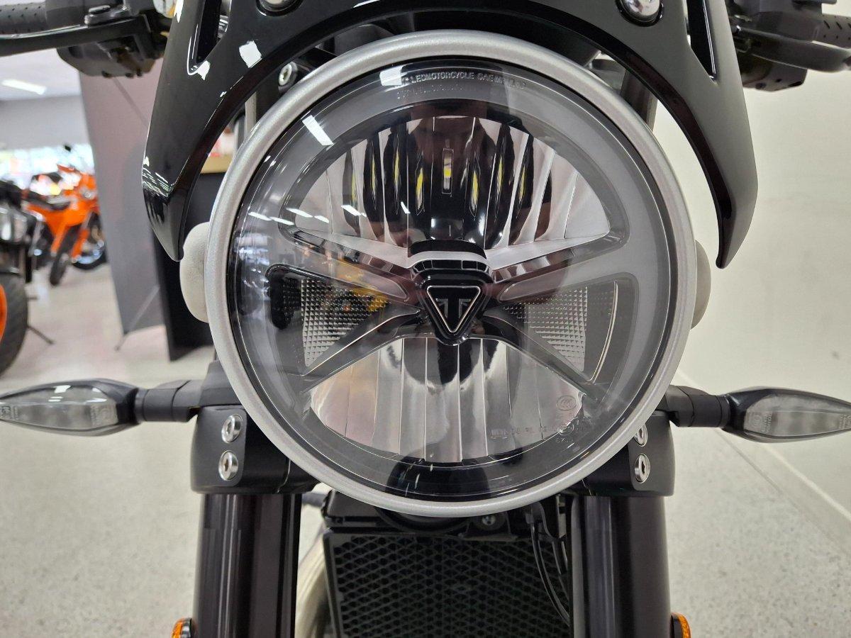 2026 TRIUMPH TRACKER 400 DUAL SPORTS