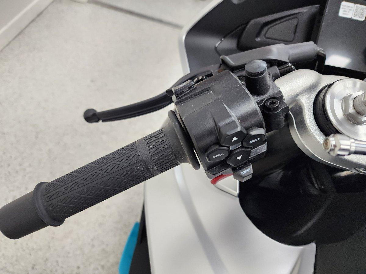 2026 CF MOTO 675 SR-R SPORTS