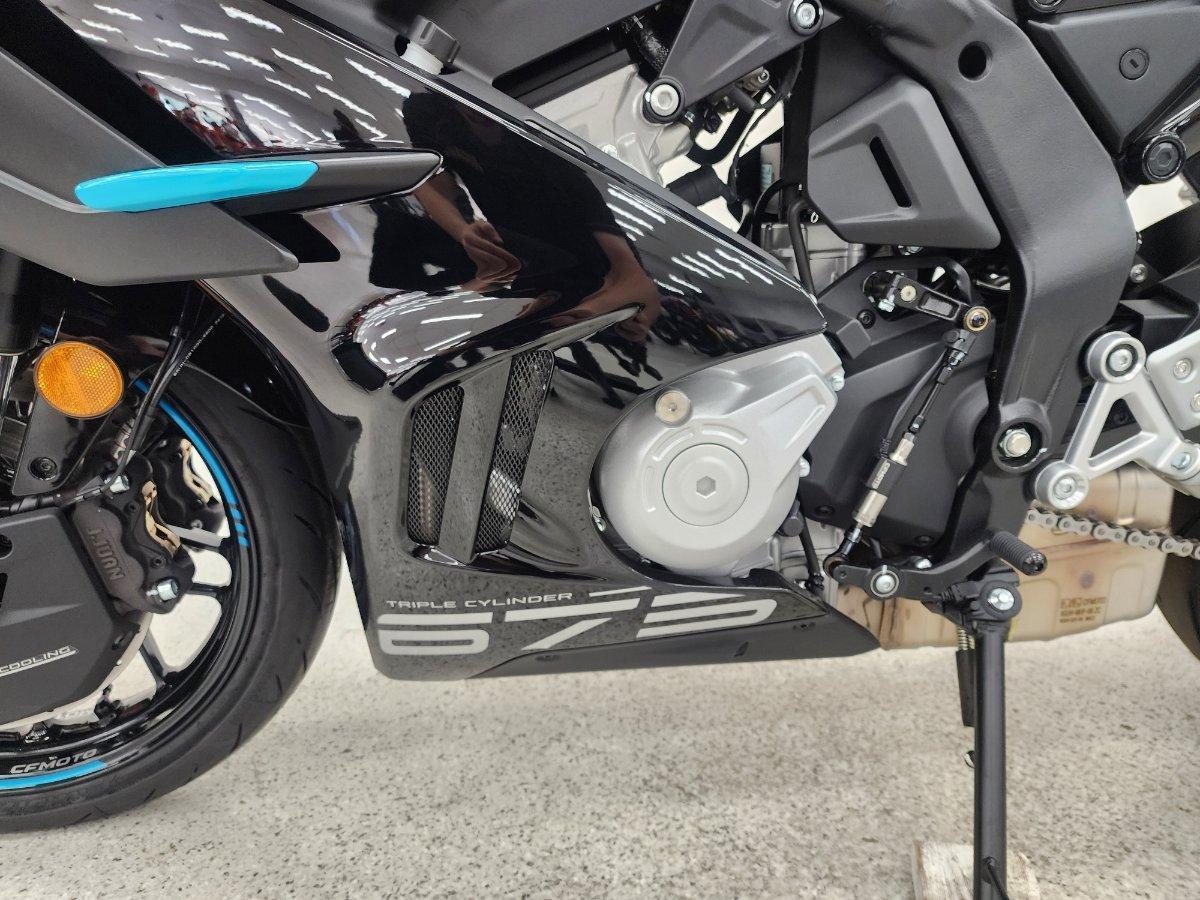 2026 CF MOTO 675 SR-R SPORTS