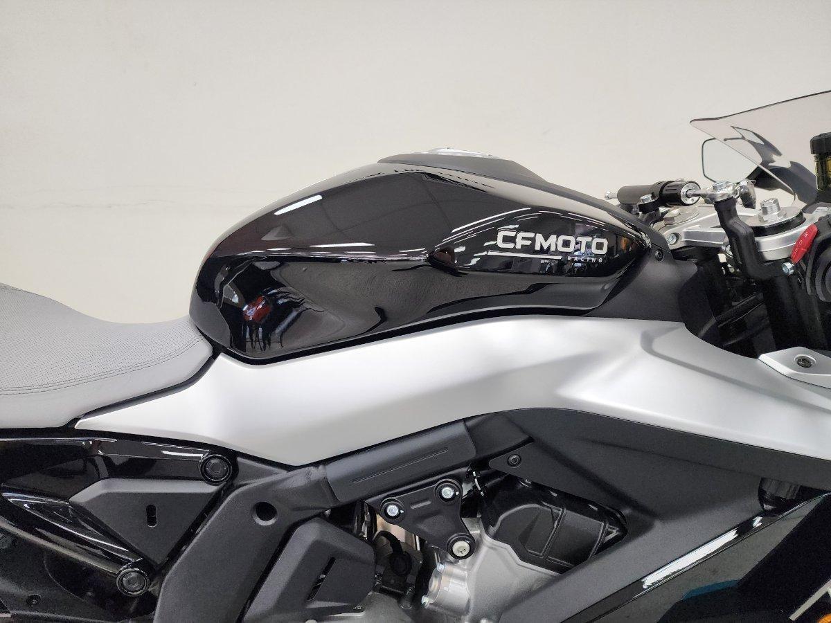 2026 CF MOTO 675 SR-R SPORTS