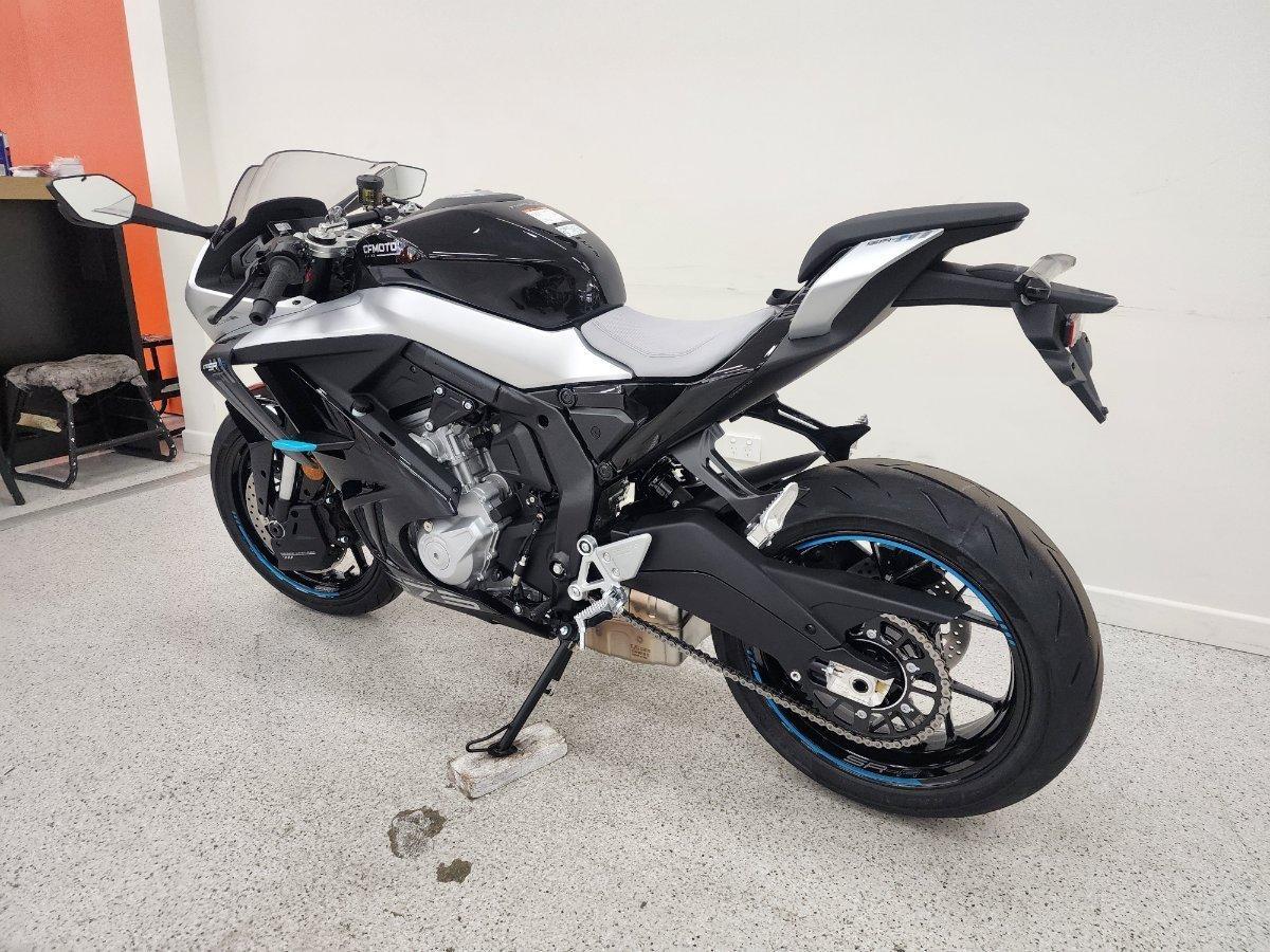 2026 CF MOTO 675 SR-R SPORTS