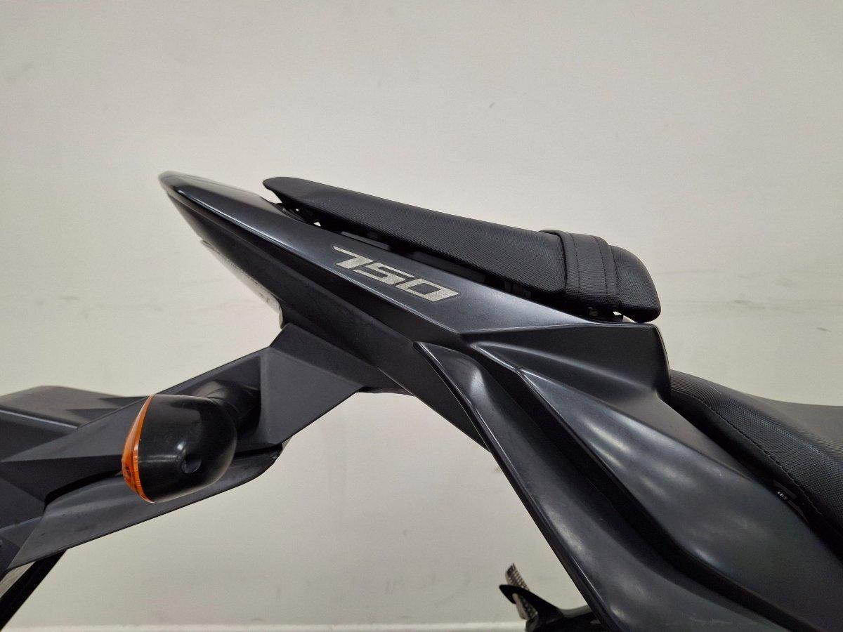 2016 SUZUKI GSR750 ROAD