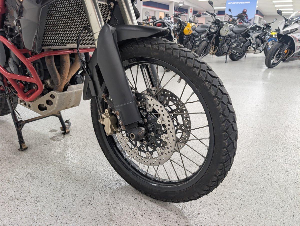 2014 TRIUMPH TIGER 800 XC ABS DUAL SPORTS