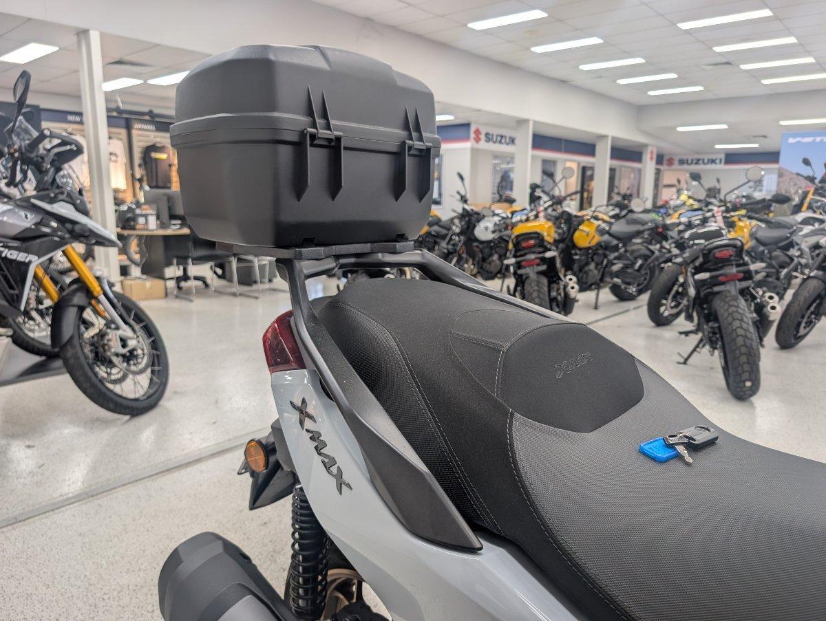 2025 YAMAHA XMAX 300 V2 (CZD300A2) SCOOTER