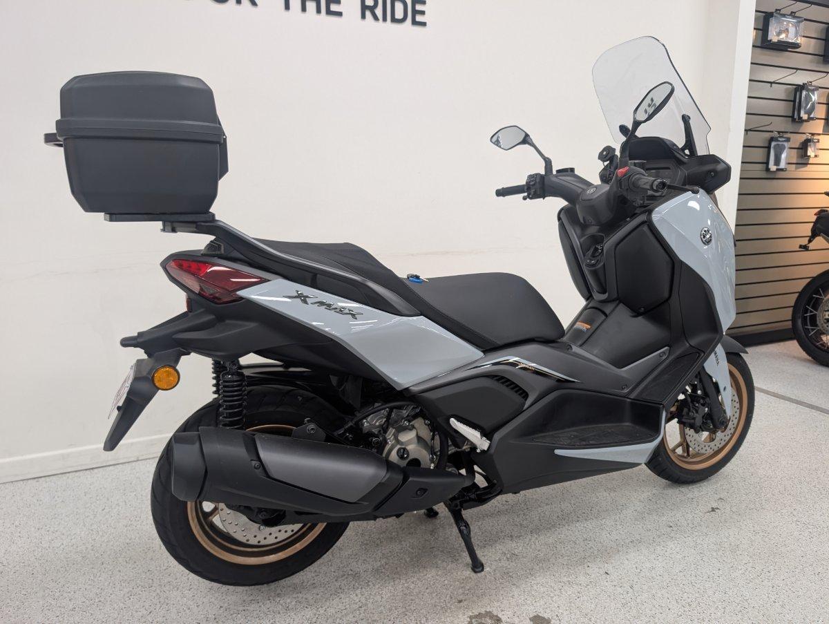 2025 YAMAHA XMAX 300 V2 (CZD300A2) SCOOTER