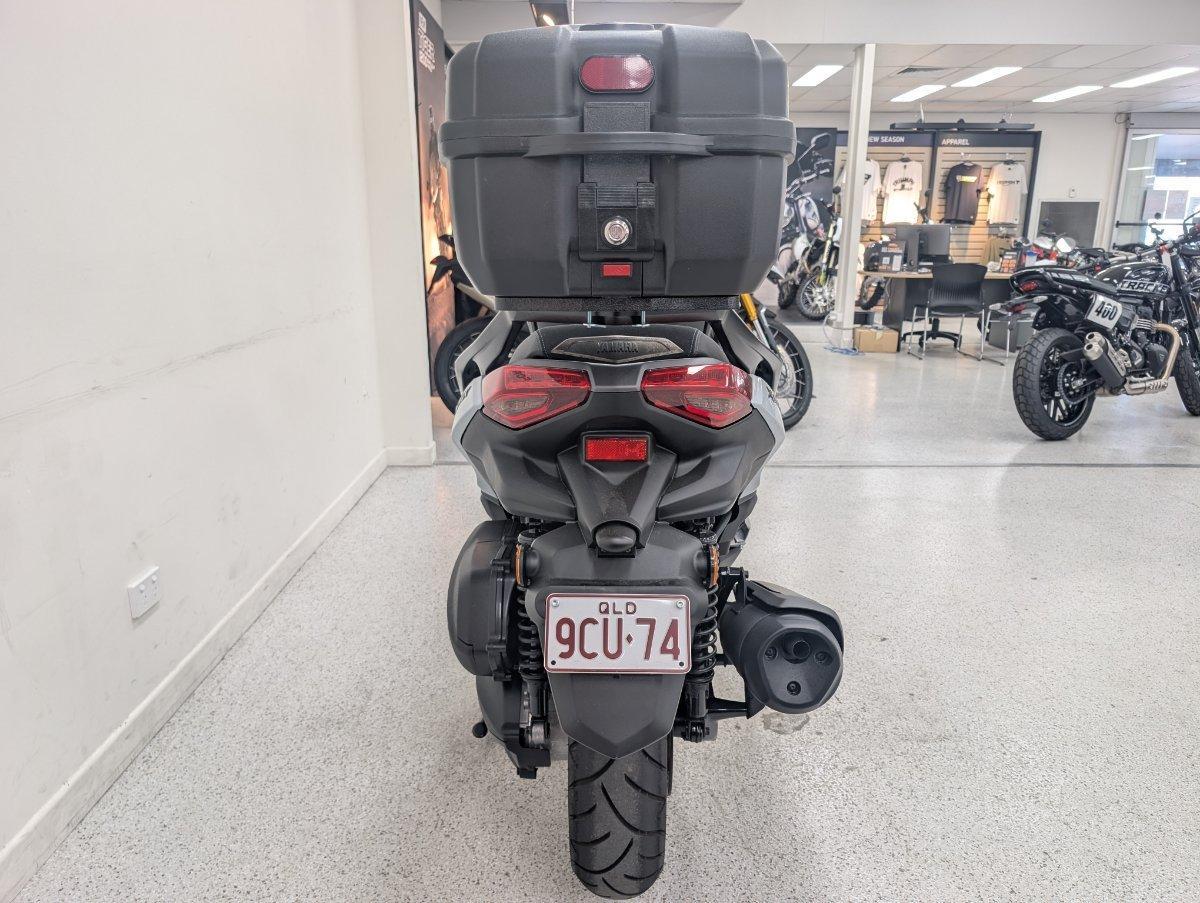 2025 YAMAHA XMAX 300 V2 (CZD300A2) SCOOTER