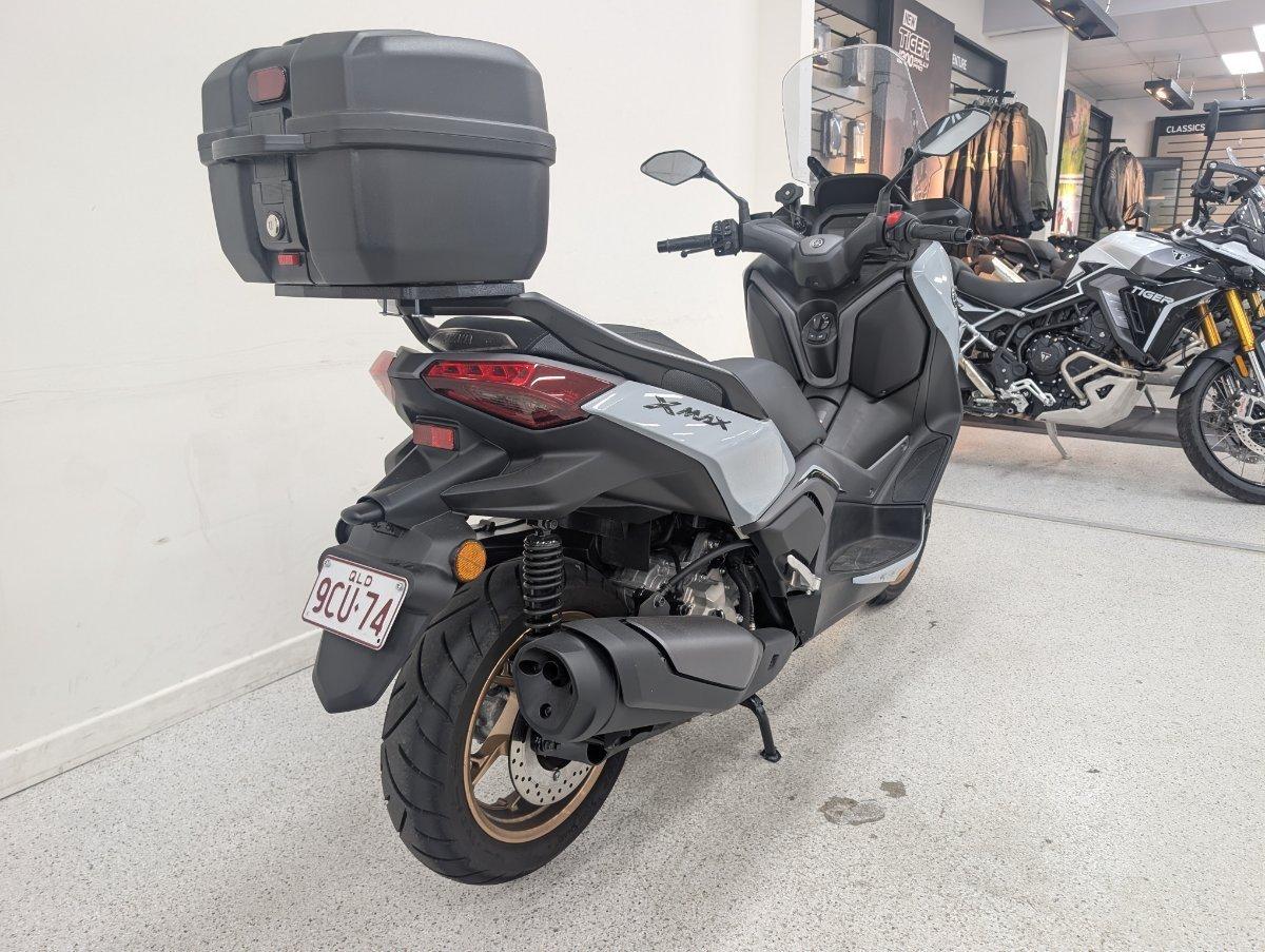 2025 YAMAHA XMAX 300 V2 (CZD300A2) SCOOTER
