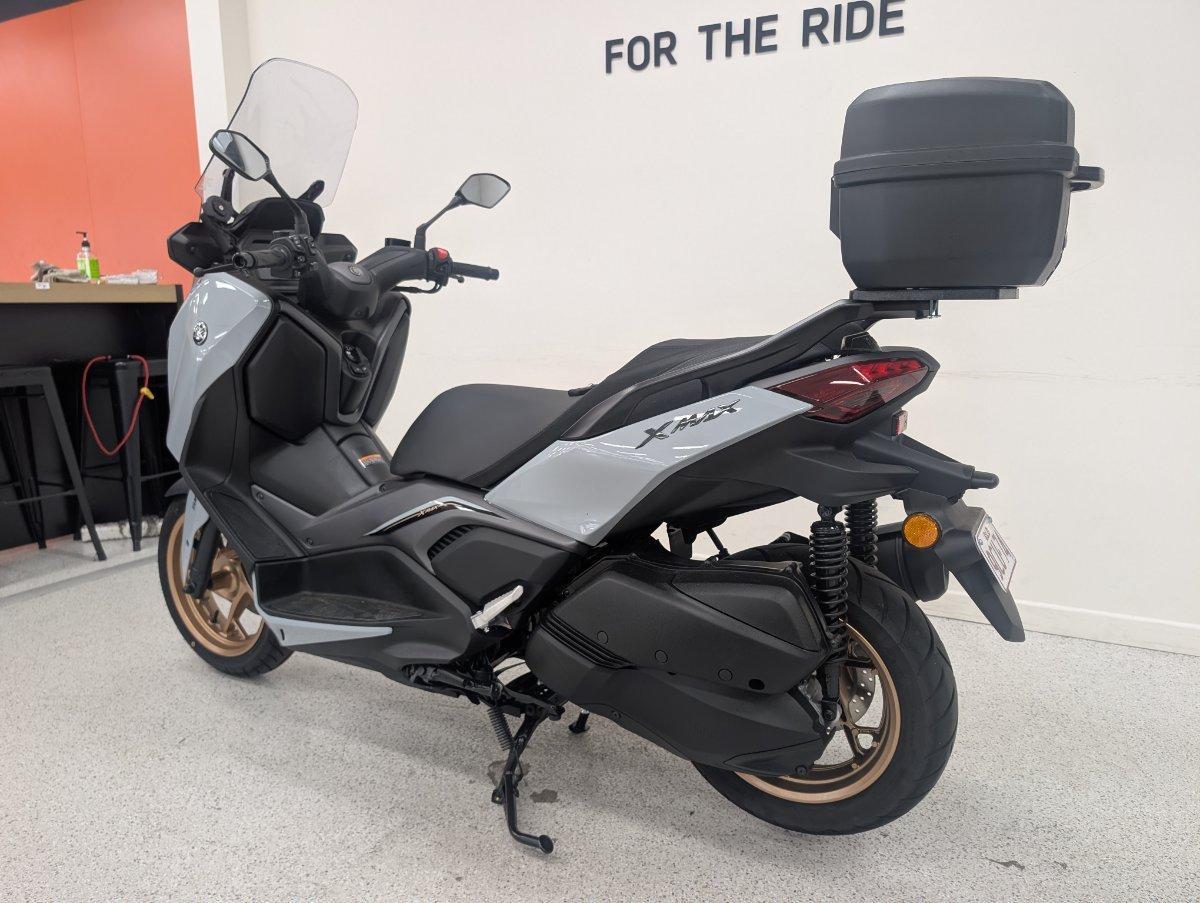 2025 YAMAHA XMAX 300 V2 (CZD300A2) SCOOTER