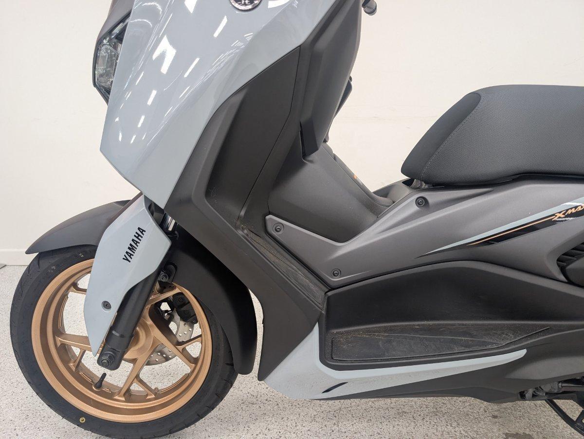 2025 YAMAHA XMAX 300 V2 (CZD300A2) SCOOTER