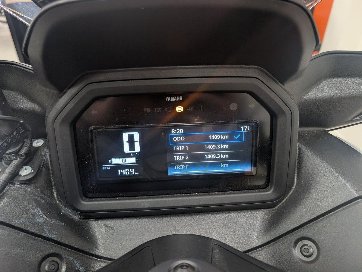 2025 YAMAHA XMAX 300 V2 (CZD300A2) SCOOTER
