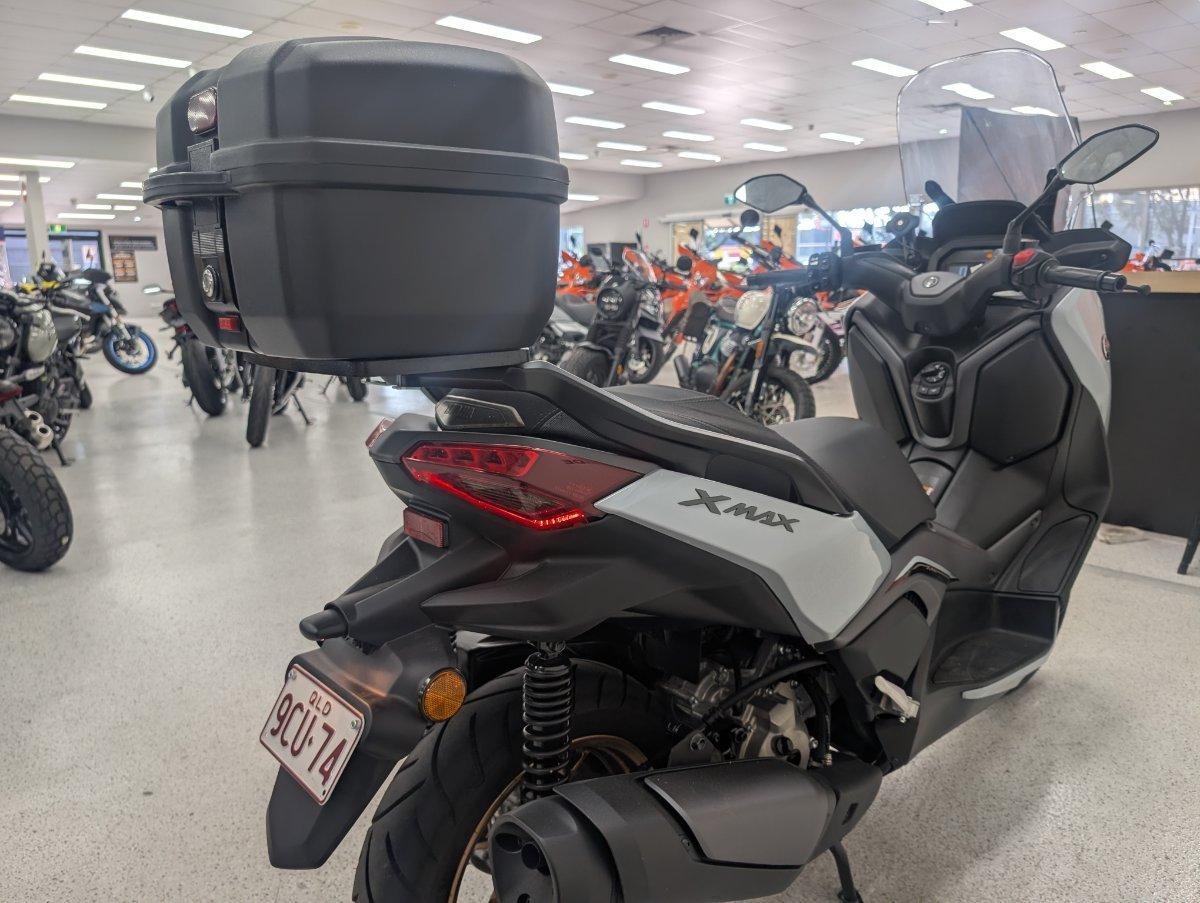 2025 YAMAHA XMAX 300 V2 (CZD300A2) SCOOTER