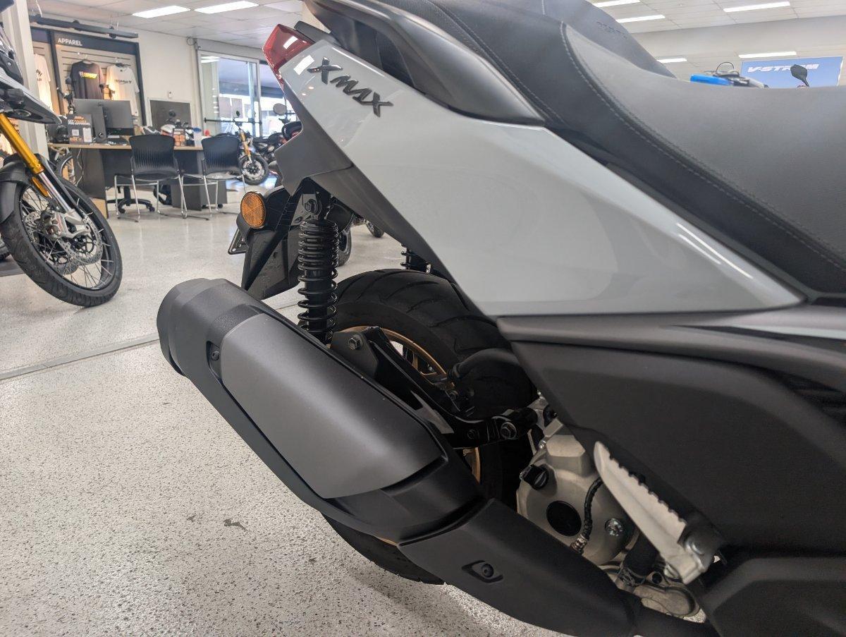 2025 YAMAHA XMAX 300 V2 (CZD300A2) SCOOTER