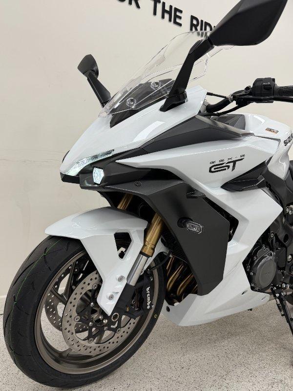 2026 SUZUKI GSX-S1000GT ROAD