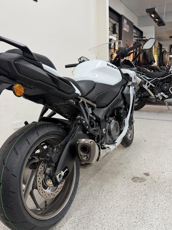 2026 SUZUKI GSX-S1000GT ROAD