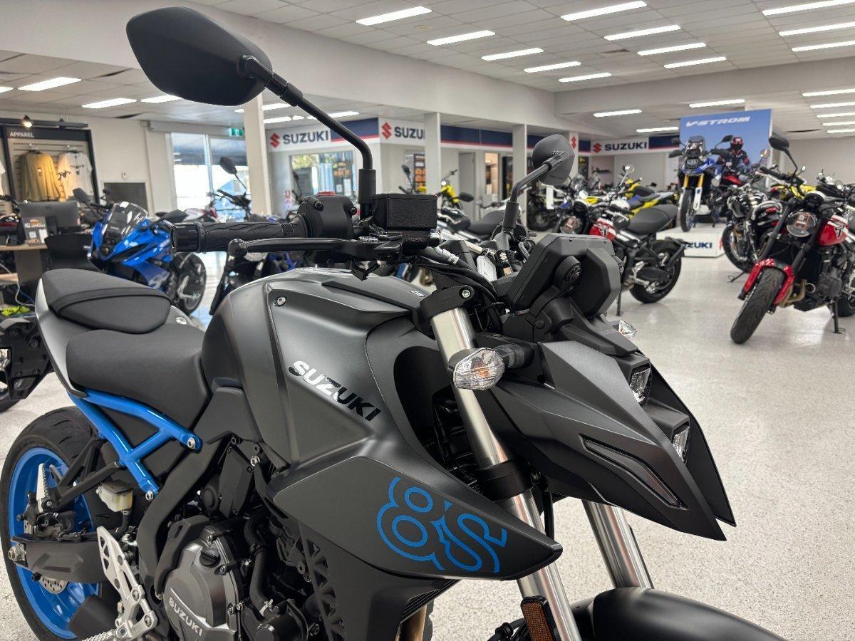 2026 SUZUKI GSX-8S ROAD