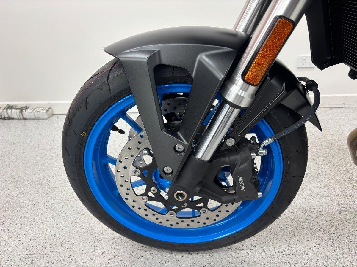 2026 SUZUKI GSX-8S ROAD