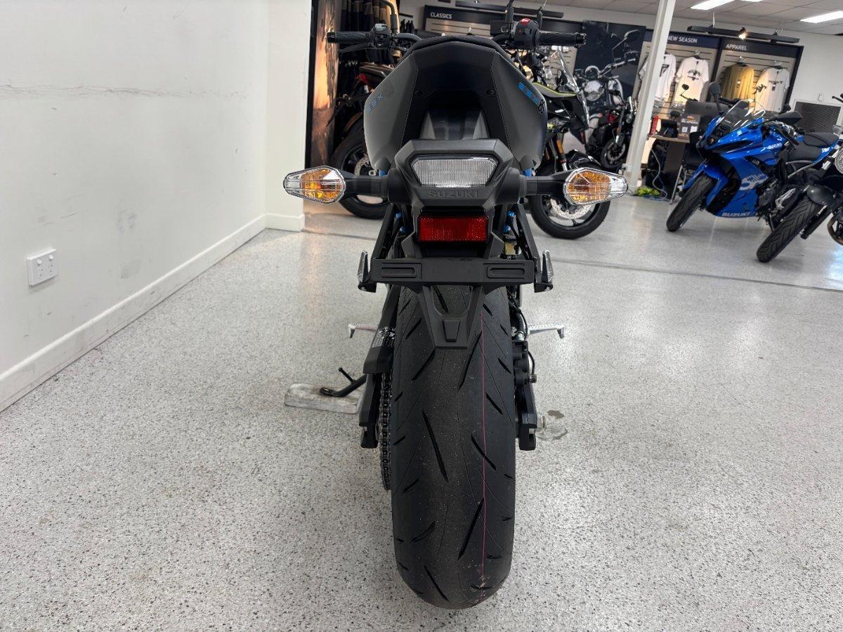 2026 SUZUKI GSX-8S ROAD