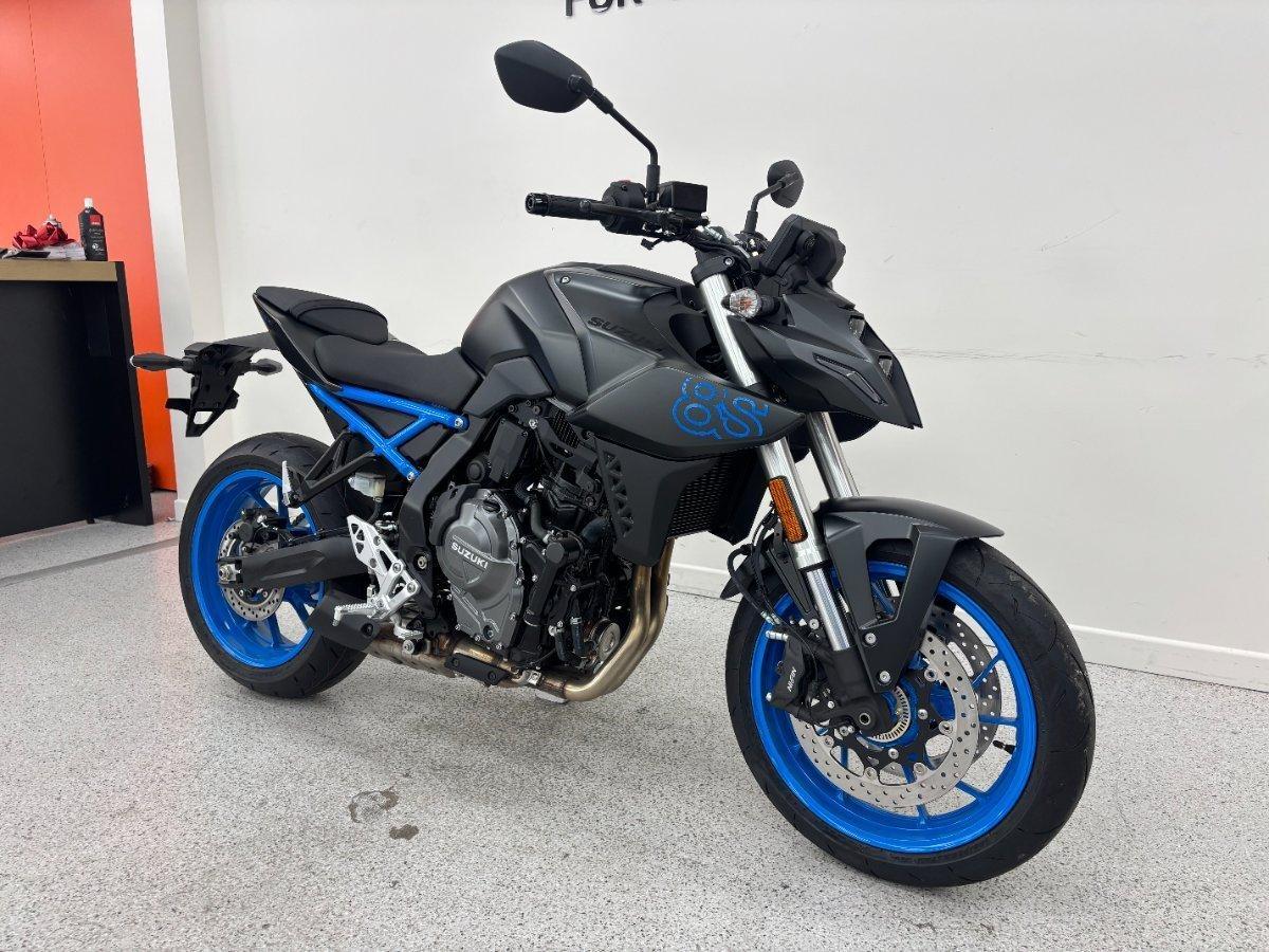 2026 SUZUKI GSX-8S ROAD