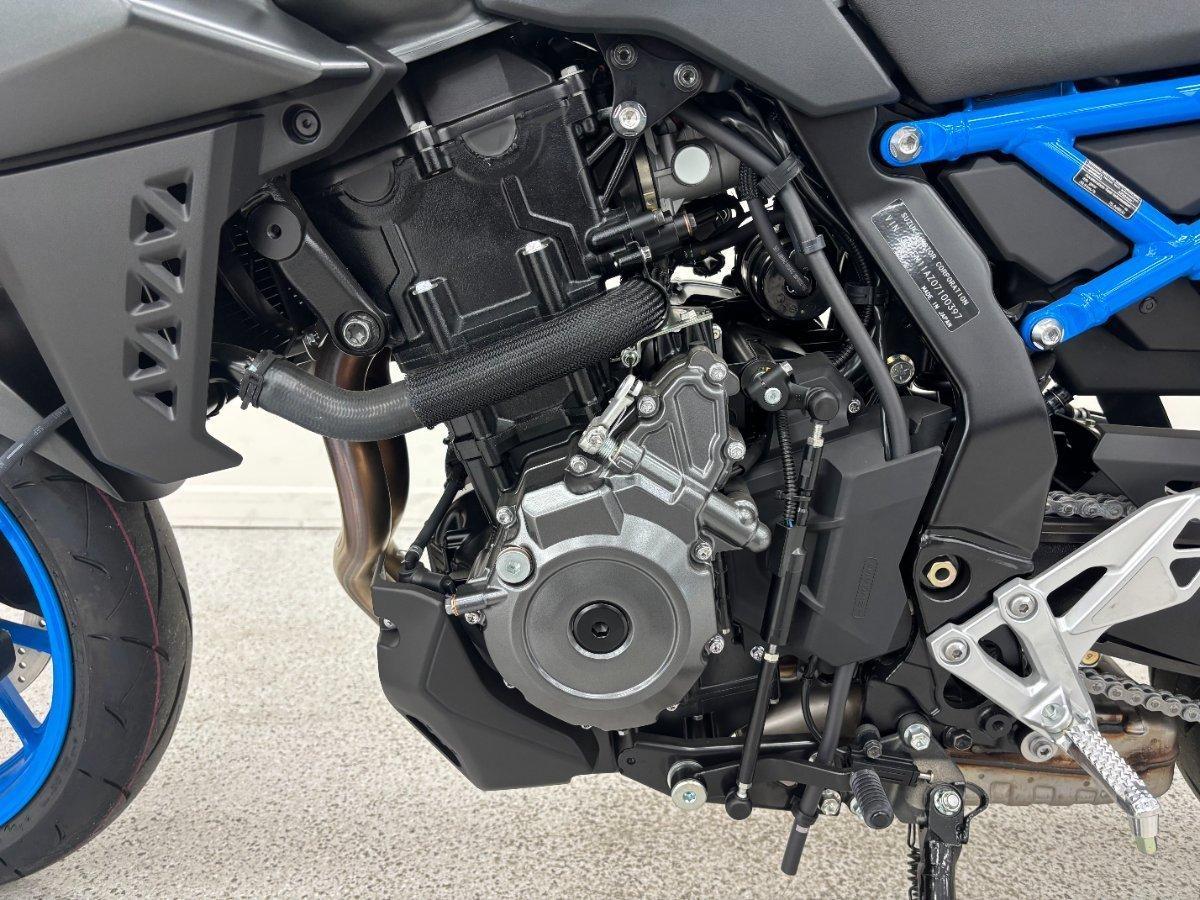 2026 SUZUKI GSX-8S ROAD