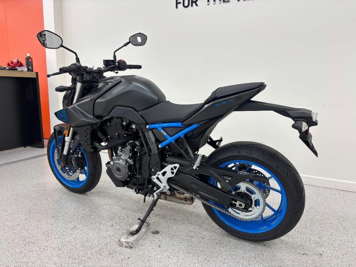 2026 SUZUKI GSX-8S ROAD