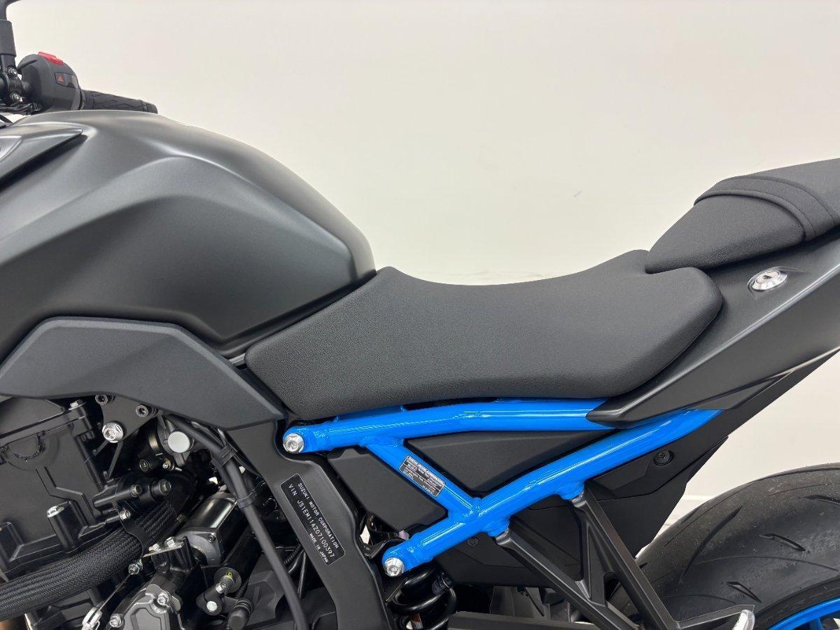 2026 SUZUKI GSX-8S ROAD