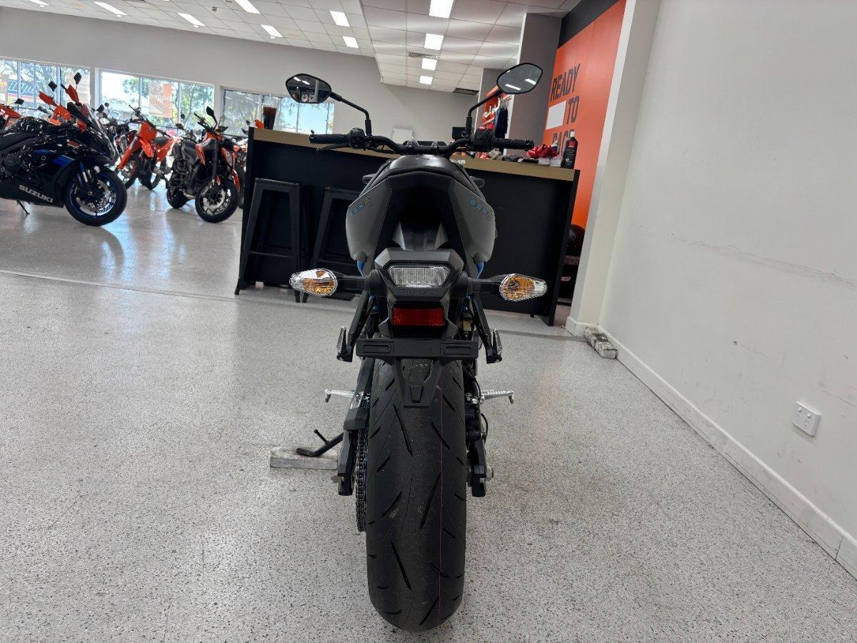 2026 SUZUKI GSX-8S ROAD