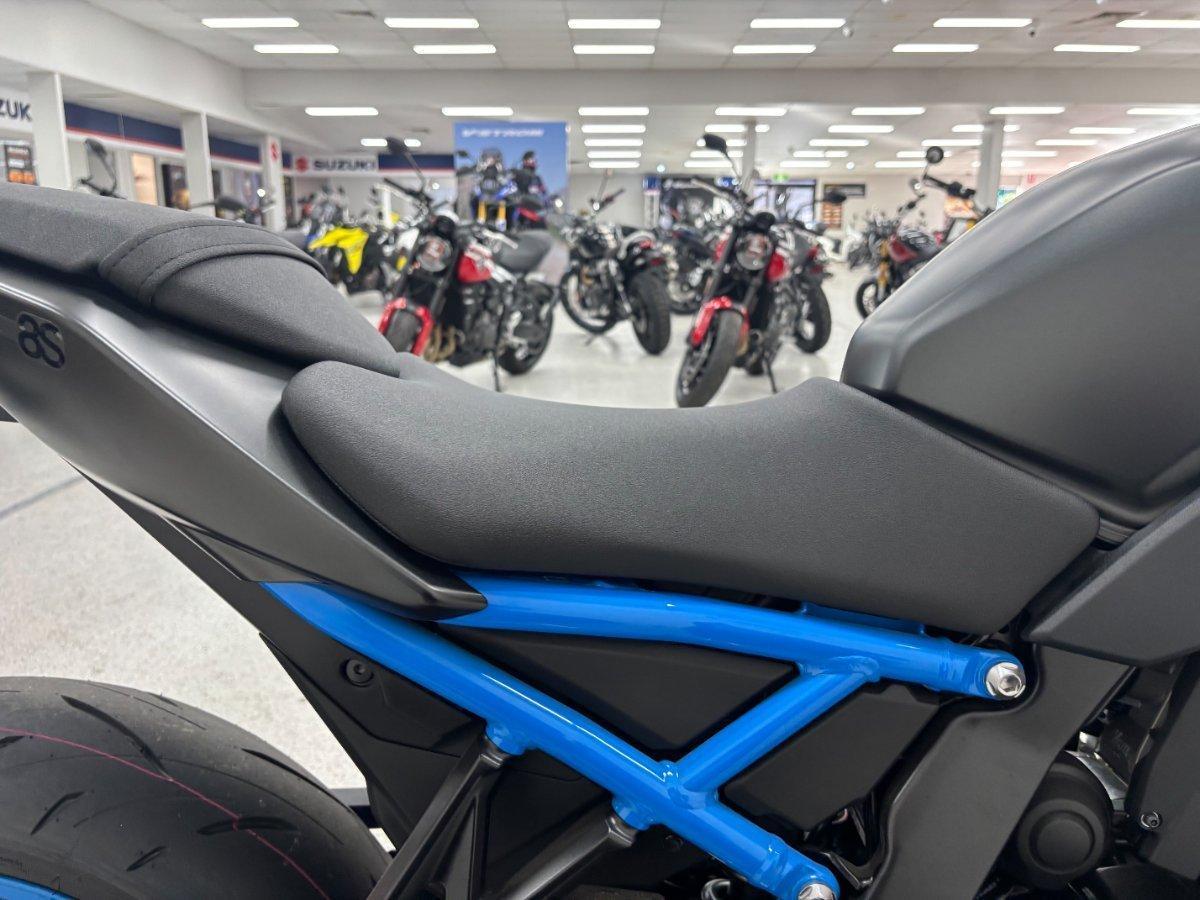 2026 SUZUKI GSX-8S ROAD