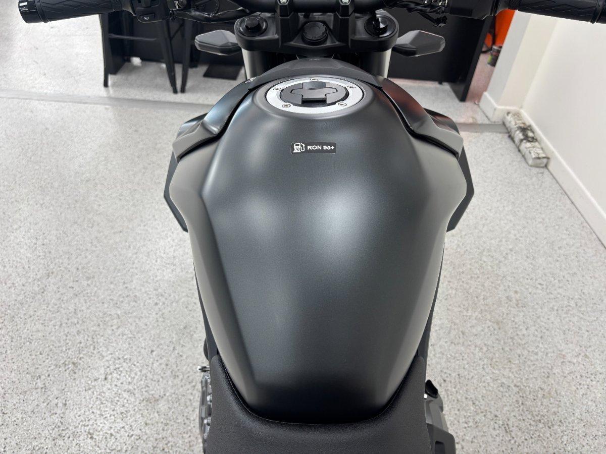 2026 SUZUKI GSX-8S ROAD