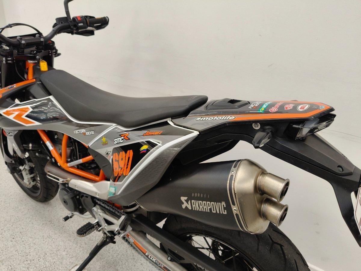 2019 KTM 690 SMC R SUPERMOTARD