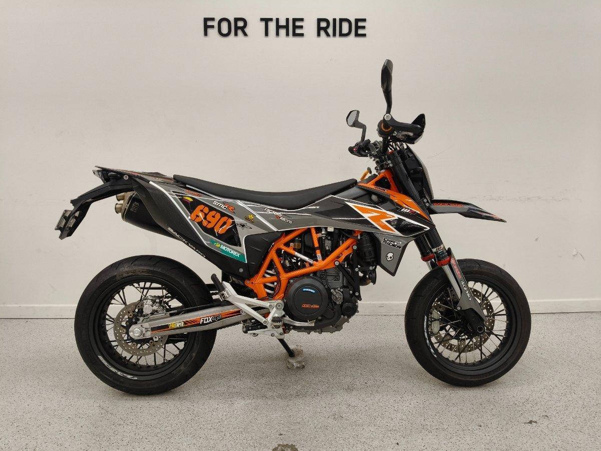 2019 KTM 690 SMC R SUPERMOTARD
