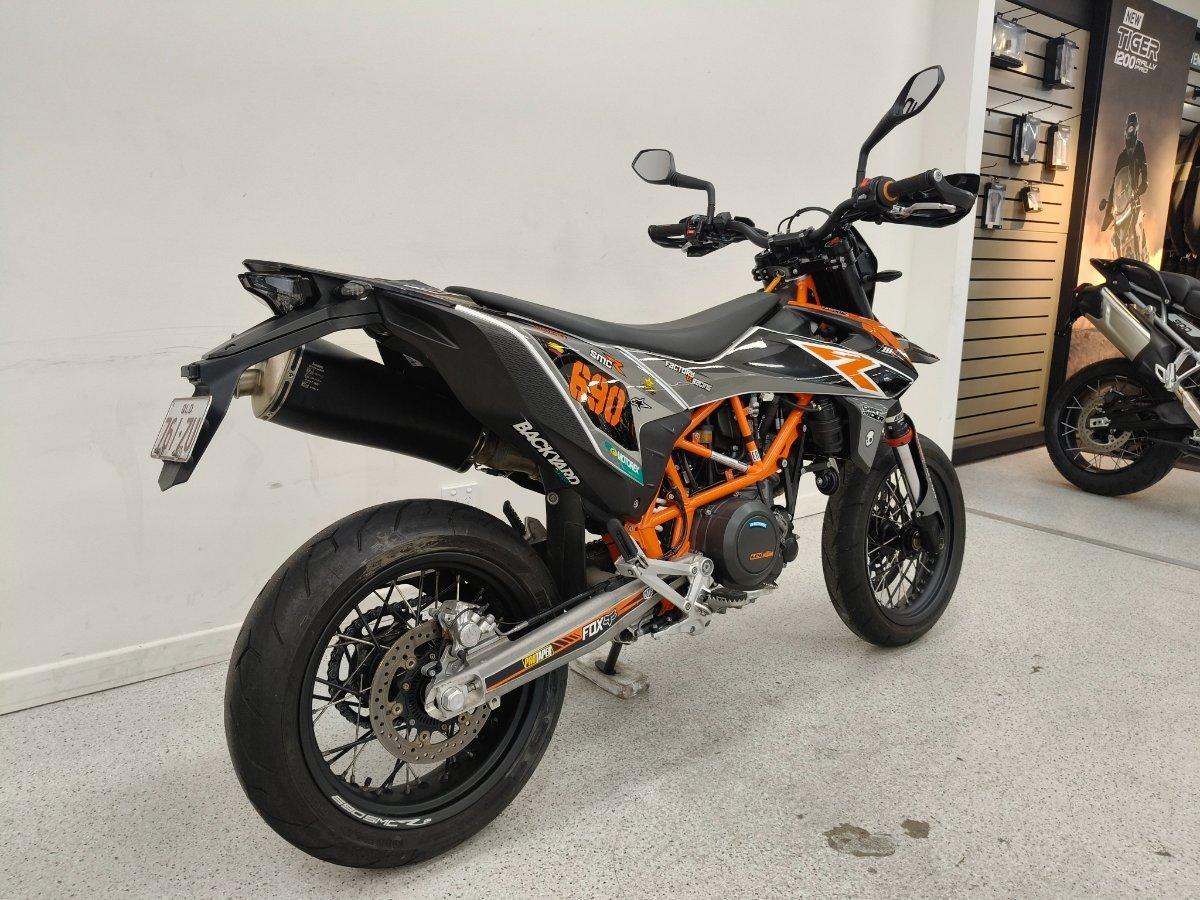 2019 KTM 690 SMC R SUPERMOTARD