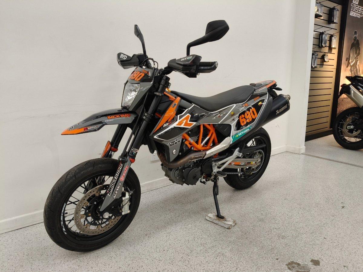 2019 KTM 690 SMC R SUPERMOTARD