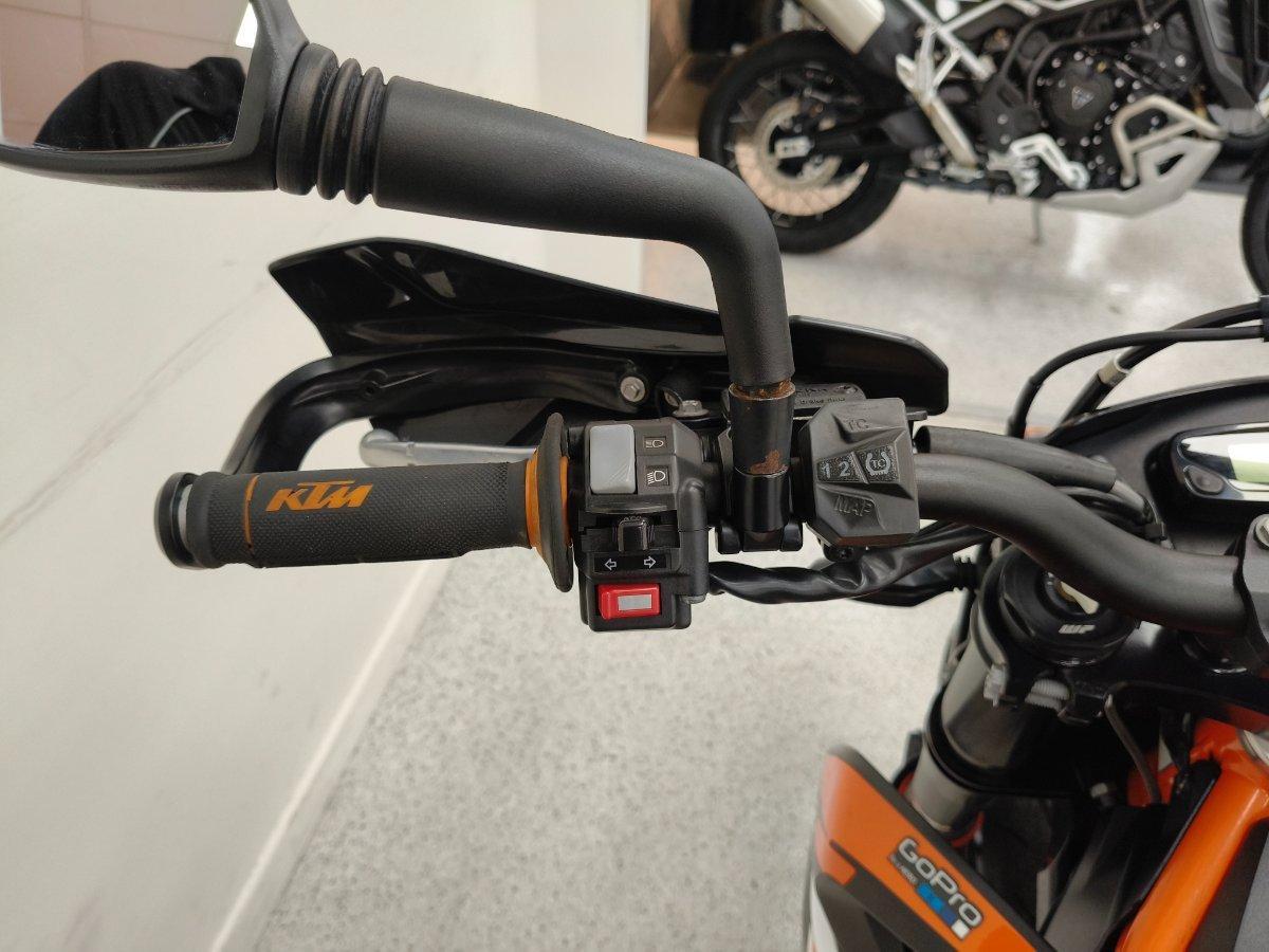 2019 KTM 690 SMC R SUPERMOTARD