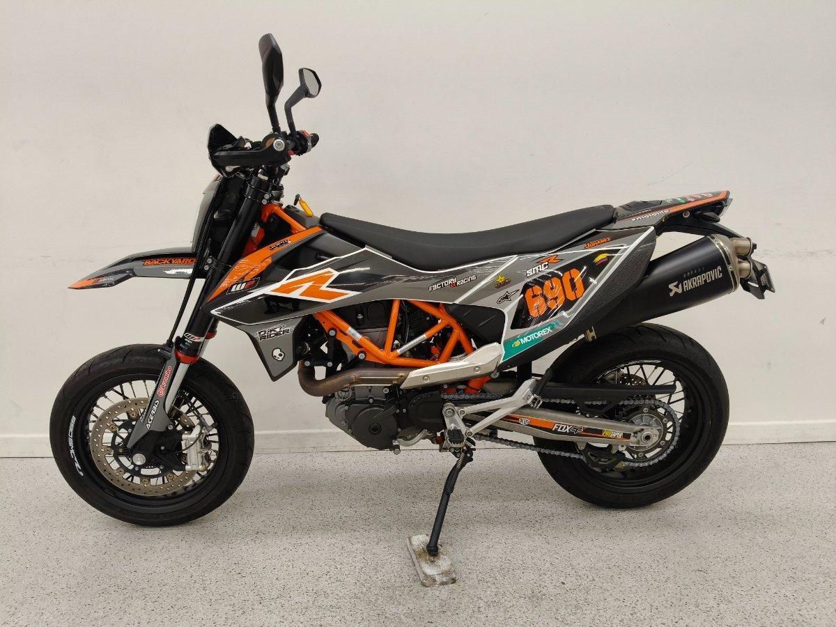 2019 KTM 690 SMC R SUPERMOTARD