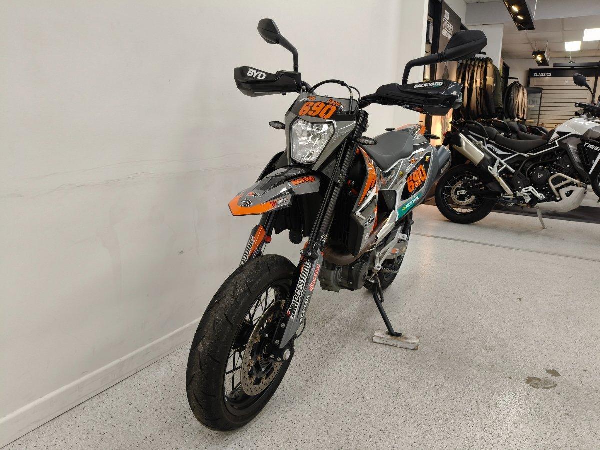2019 KTM 690 SMC R SUPERMOTARD